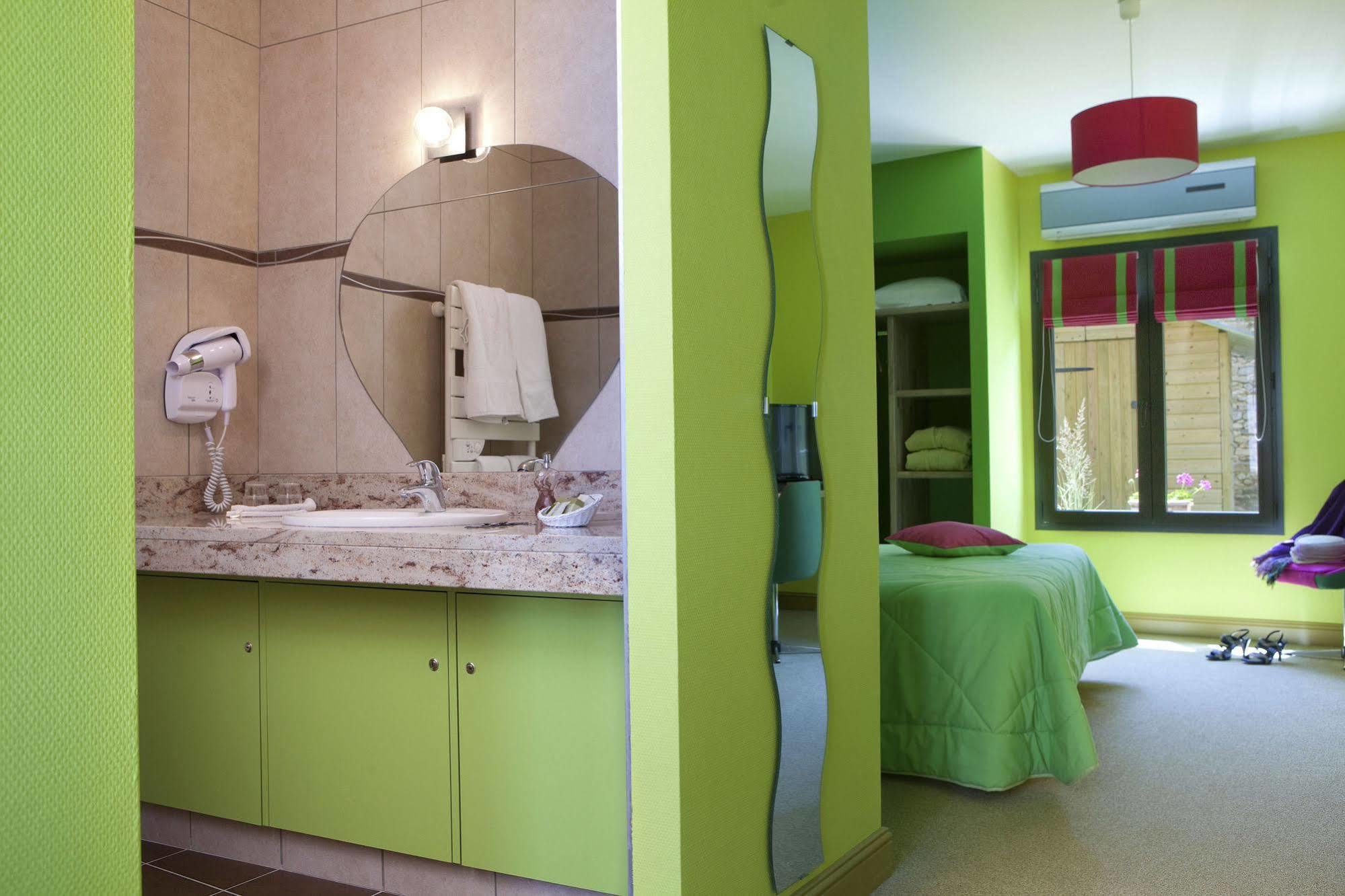 Logis Hotel O En Couleur Oucques-la-Nouvelle Esterno foto