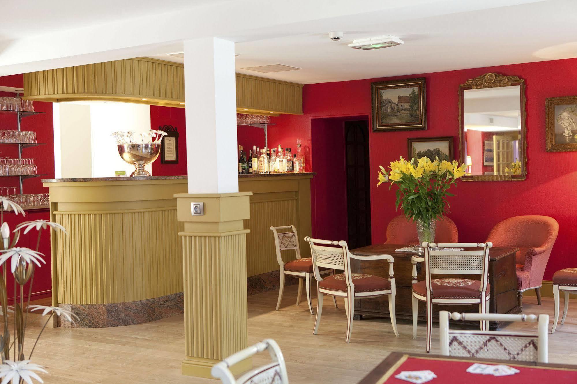 Logis Hotel O En Couleur Oucques-la-Nouvelle Esterno foto